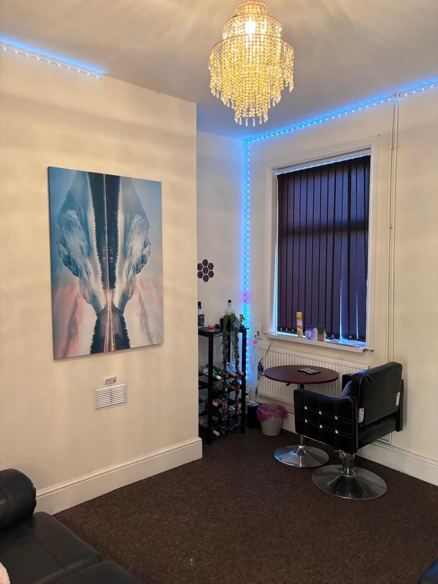 Lovely Room Within 5 Mins Walk To Stoke Train Station With Double And Single Room Buitenkant foto